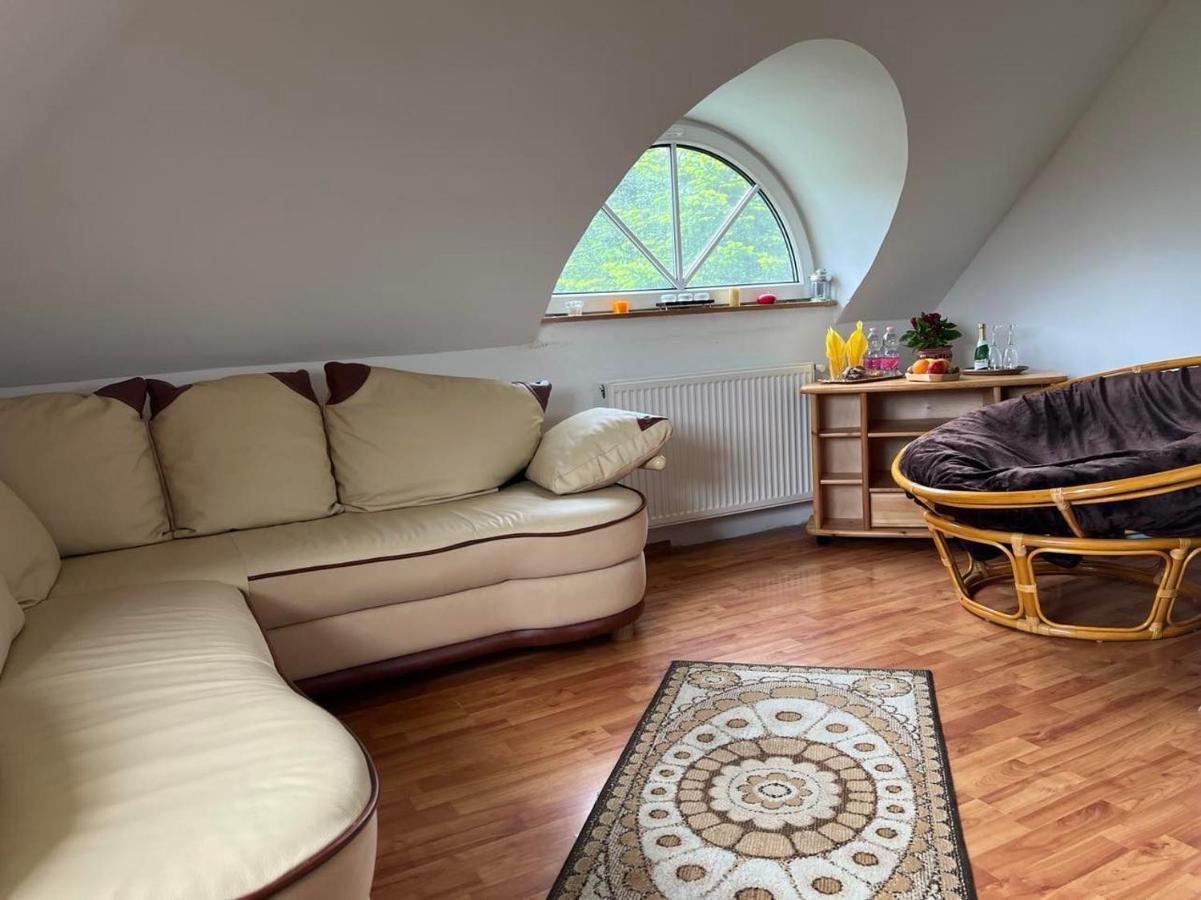 Jurta Hotel Balatongyoeroek Екстериор снимка
