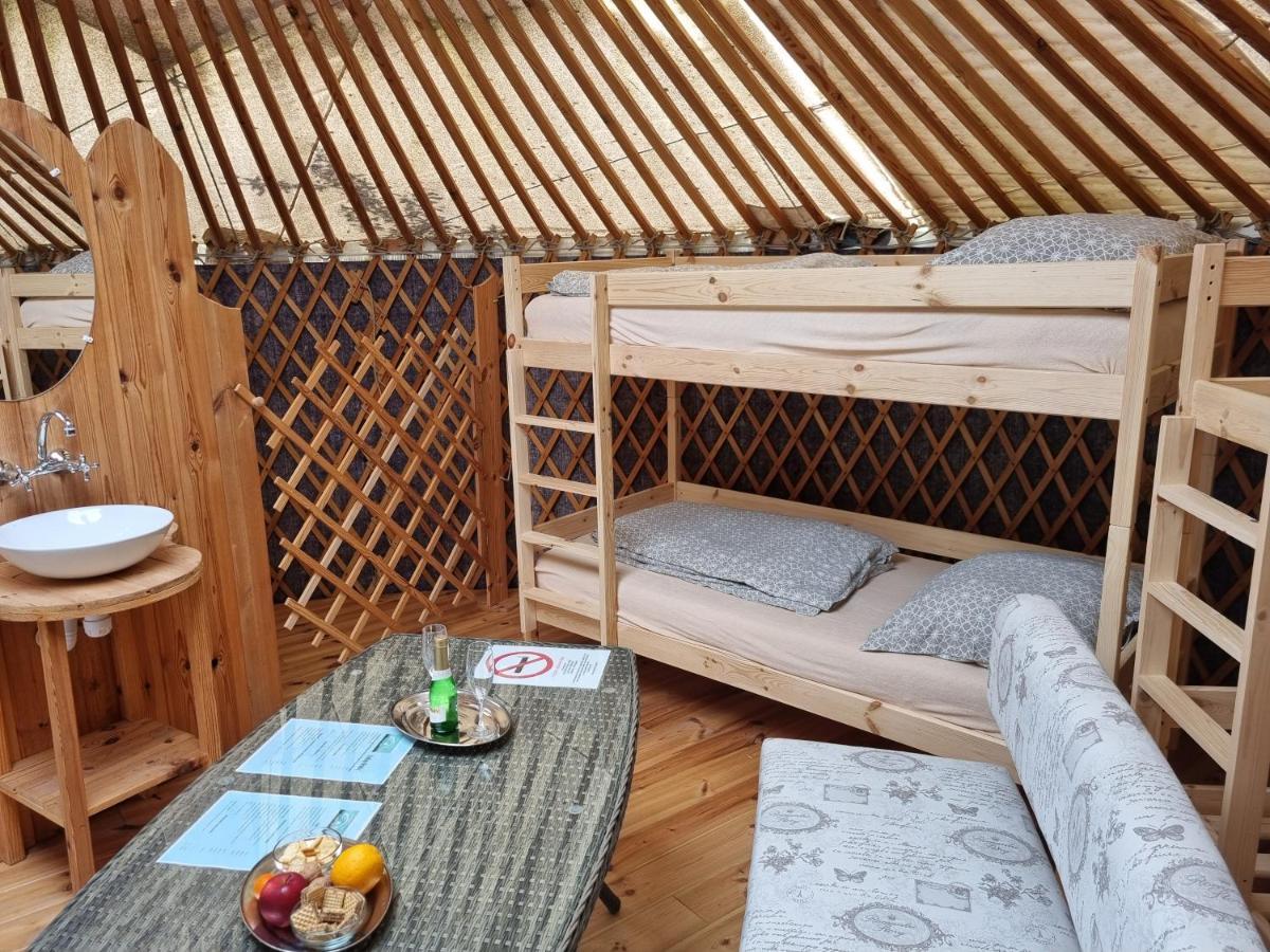 Jurta Hotel Balatongyoeroek Екстериор снимка